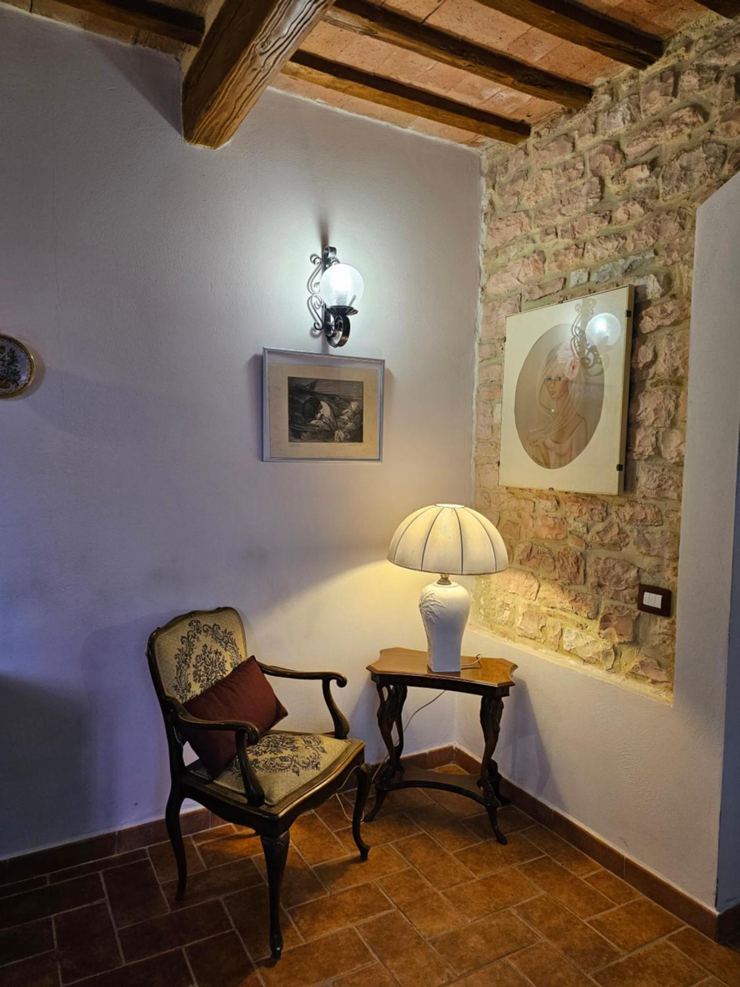 La Rosa Dei Venti - Country House Fossato di Vico Екстер'єр фото